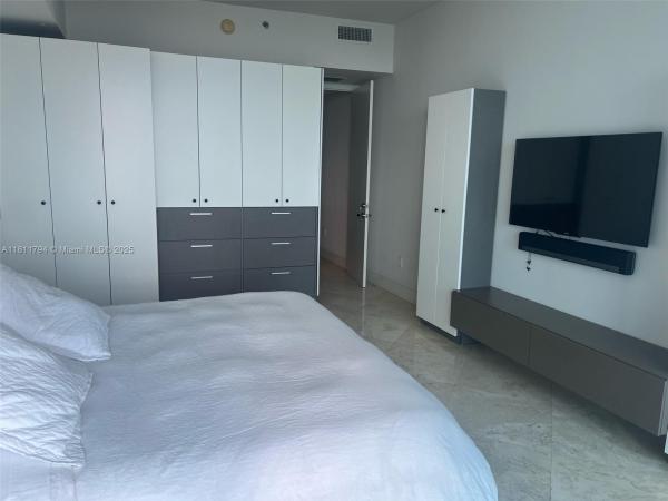 CONTINUUM SOUTH TOWER