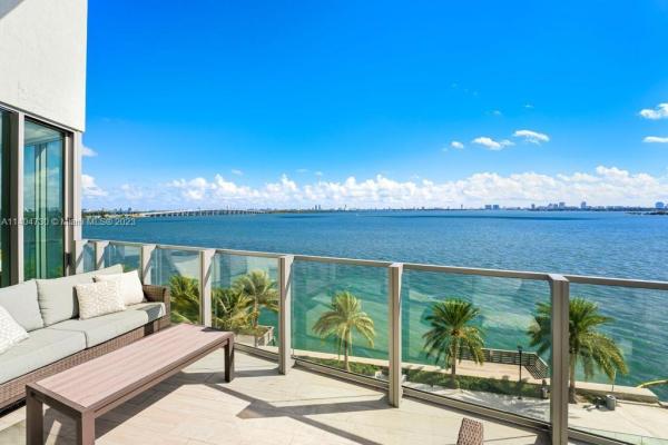 BISCAYNE BEACH CONDO