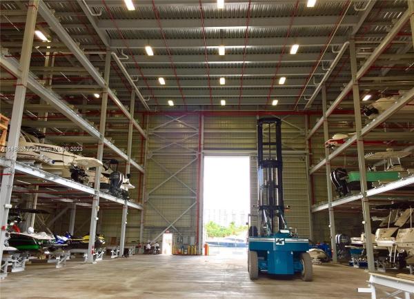 400 SUNNY ISLES BLVD, SUNNY ISLES BEACH, FL 33160