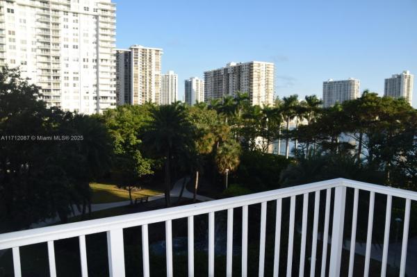 2801 NE 183RD ST #410W, AVENTURA, FL 33160