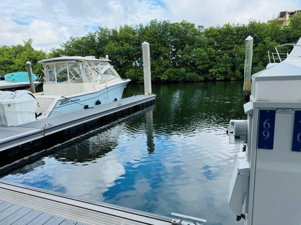 MYSTIC POINTE MARINA COND