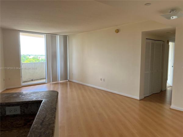 19501 W COUNTRY CLUB DR #611, AVENTURA, FL 33180