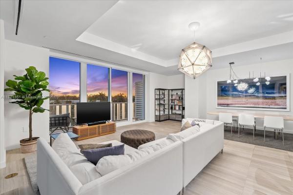 RITZ-CARLTON RESIDENCES