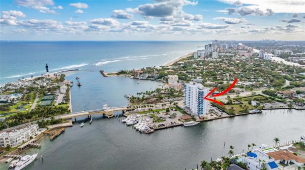 HILLSBORO LIGHT TOWERS