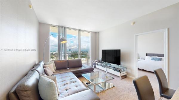 19501 W COUNTRY CLUB DR #PH-10, AVENTURA, FL 33180