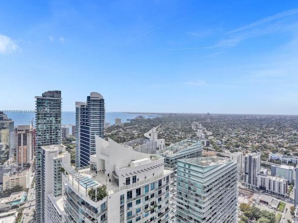1000 BRICKELL PLZ #PH5204, MIAMI, FL 33131