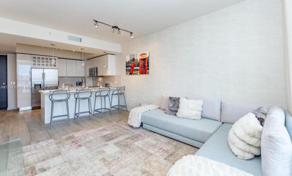 NINE AT MARY BRICKELL VIL