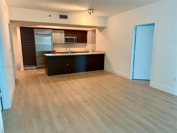 500 BRICKELL WEST CONDO
