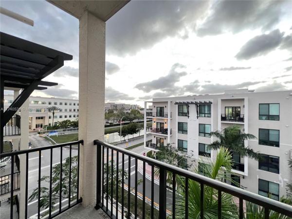 DOWNTOWN DORAL SOUTH PHAS