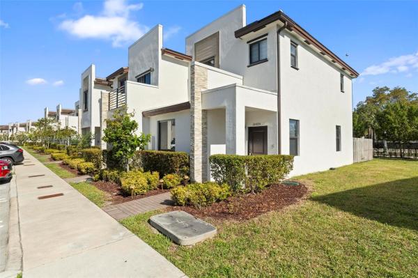 CALIFORNIA CLUB TOWNHOUSE