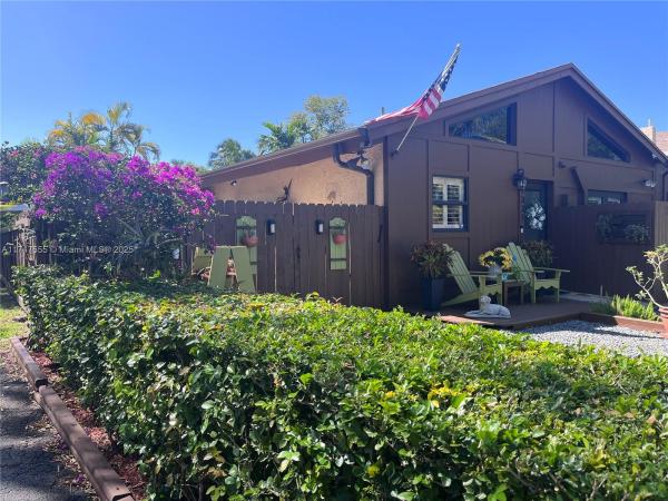 KILLIAN PINES TOWNHOUSES