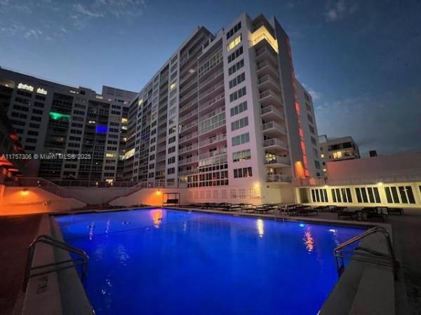 THE CARRIAGE HOUSE CONDO