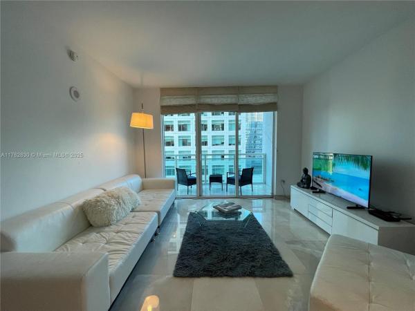 950 BRICKELL BAY DR #1402, MIAMI, FL 33131
