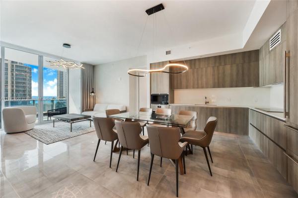 17550 COLLINS AVE #702, SUNNY ISLES BEACH, FL 33160