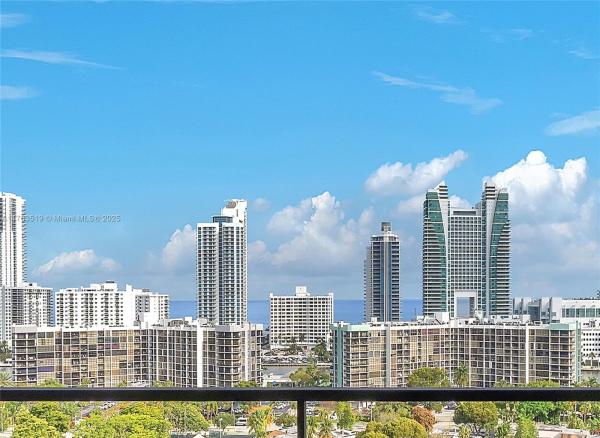 2500 PARKVIEW DR #1704, HALLANDALE BEACH, FL 33009