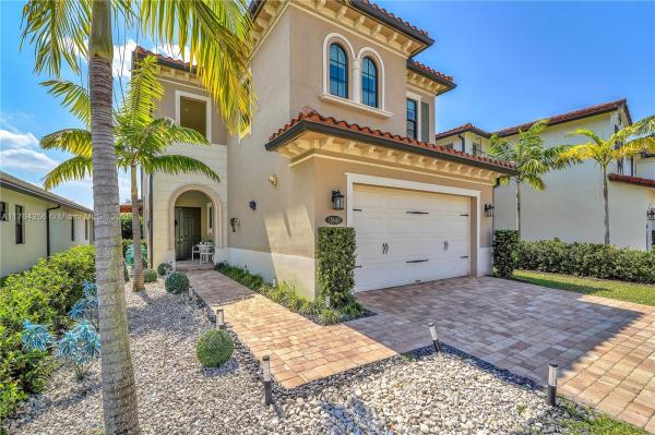 PEMBROKE LAKES SOUTH