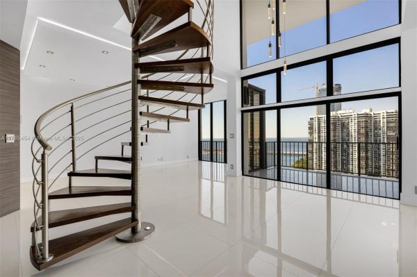 BRICKELL PLACE PHASE II C