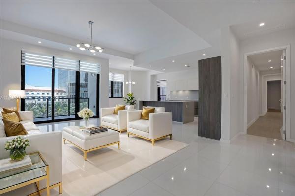 GIRALDA PLACE CONDO