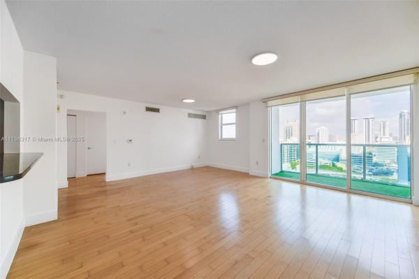 BRICKELL ON THE RIVER N T