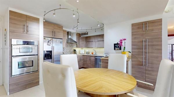 600 THREE ISLANDS BLVD #803, HALLANDALE BEACH, FL 33009