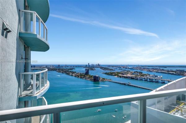 QUANTUM ON THE BAY CONDO