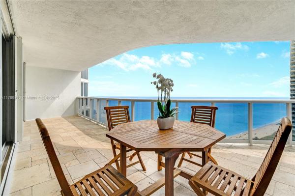 16711 COLLINS AVE #2305, SUNNY ISLES BEACH, FL 33160