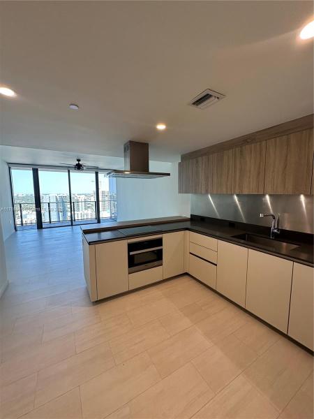 1000 BRICKELL PLZ #2904, MIAMI, FL 33131