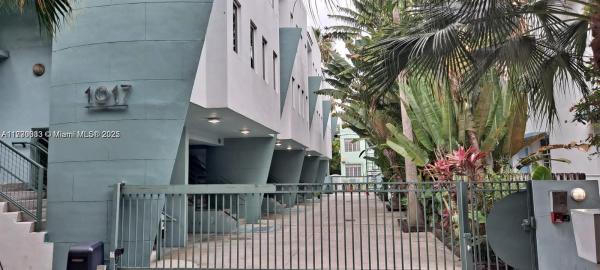 FLAMINGO PARK VILLAS COND