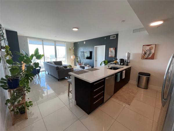 90 SW 3RD ST #2706, MIAMI, FL 33130