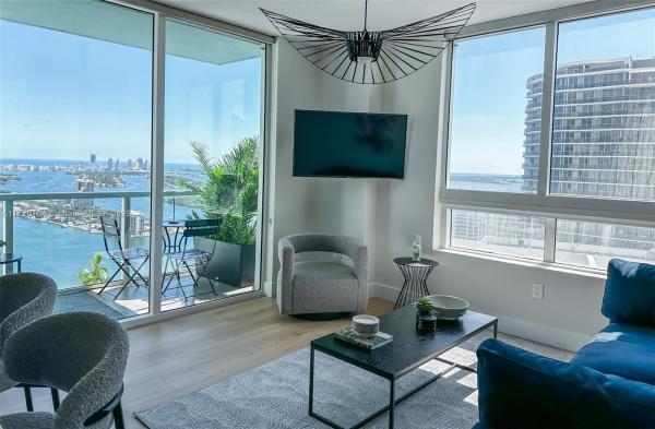 QUANTUM ON THE BAY CONDO