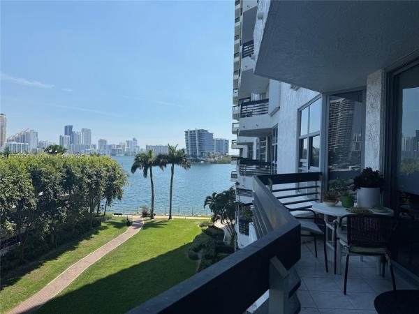 MYSTIC POINTE TOWER 500