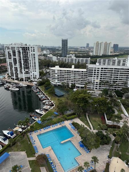 2500 PARKVIEW DR #2401, HALLANDALE BEACH, FL 33009