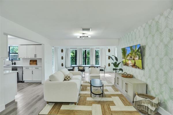 SUNSWEPT ISLE 1ST ADDN