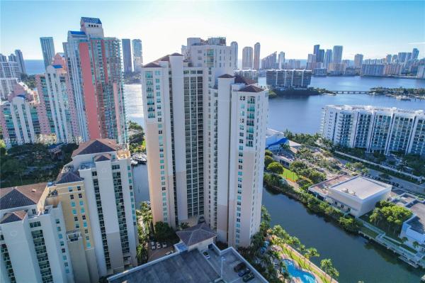 3330 NE 190TH ST #TH18, AVENTURA, FL 33180