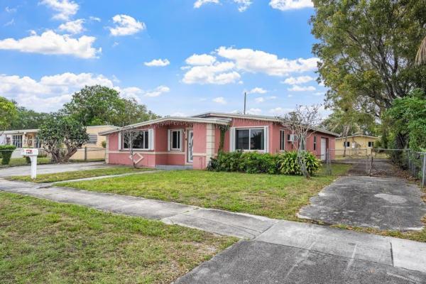 REV PLAT OF LAUDERDALE MA