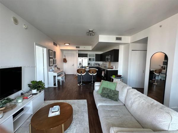 90 SW 3RD ST #3107, MIAMI, FL 33130