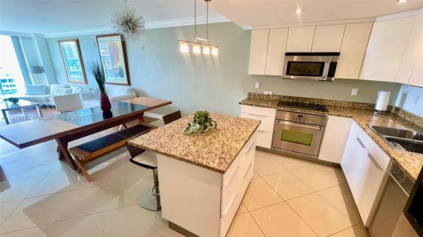 19390 COLLINS AVE #711, SUNNY ISLES BEACH, FL 33160
