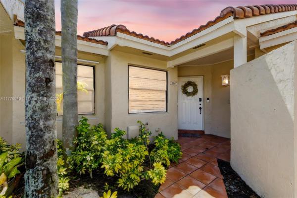 VILLA HOMES AT THE MOORS