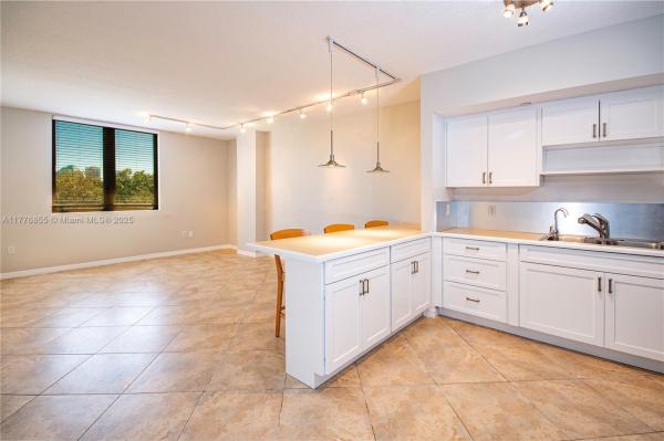 DIXIE GROVE RESIDENCES CO