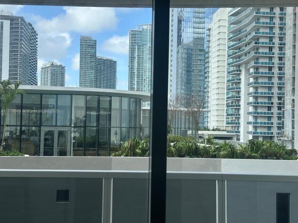 23 BISCAYNE BAY CONDO