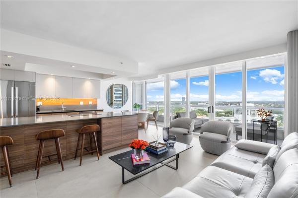 SOUTH TOWER AT THE POINT