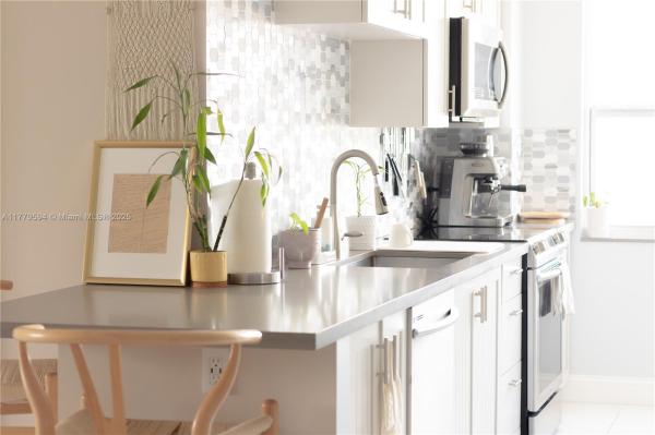 2851 NE 183RD ST #1802E, AVENTURA, FL 33160