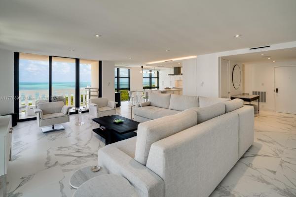 TOWERS OF KEY BISCAYNE