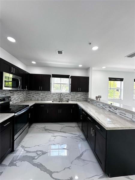 ST MORITZ AT DORAL CONDO