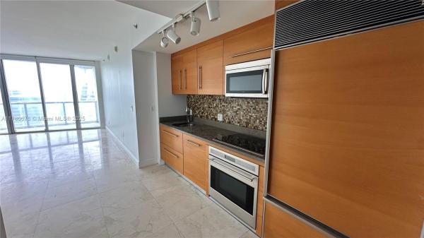 ICONBRICKELL CONDO NO 1