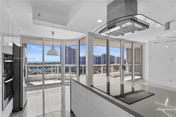 SOUTH TOWER AT THE POINT