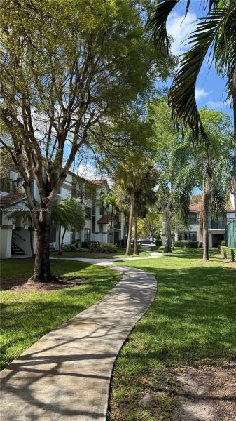 HOLLYWOOD PARC CONDOMINIU