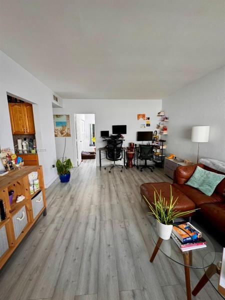 344 MERIDIAN AVE CONDO