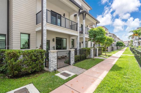 DOWNTOWN DORAL SOUTH PHAS