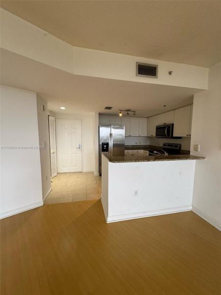 19501 W COUNTRY CLUB DR #706, AVENTURA, FL 33180